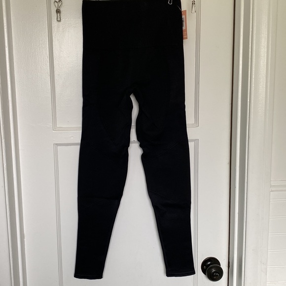 Thirdlove Flex Seamless Compression Leggings - Picture 2 of 6